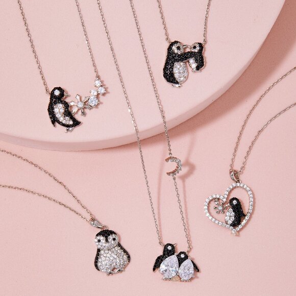 Penguin Necklace - Charmed Aroma Penguin Collection - Picture 2 of 3